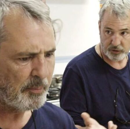 Neil Morrissey détaille le moment où il a été pris en charge à 10 ans aux co-stars du pèlerinage de la BBC