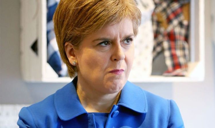 Nicola Sturgeon a fait honte alors que son rêve d'indépendance allait créer `` plus de difficultés '' pour les Écossais
