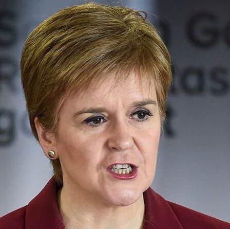 Nicola Sturgeon critiqué pour avoir transformé le SNP en `` culte stalinien '' par un nationaliste mécontent