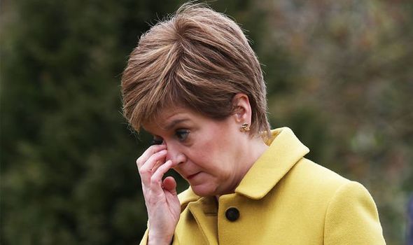 Nicola Sturgeon: Le premier ministre écossais a été interrogé sur les régimes de retraite