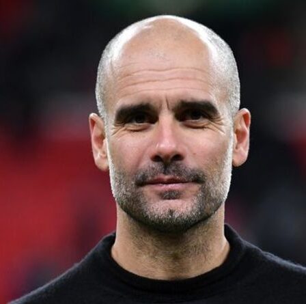 Pep Guardiola salue un `` énorme succès '' après la défaite de Man Utd qui a permis à Man City de remporter le titre