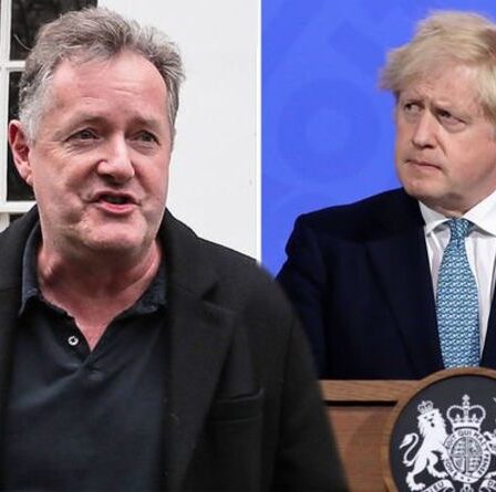Piers Morgan reproche à Boris Johnson de `` tergiverser honteux '' au milieu des préoccupations des variantes indiennes
