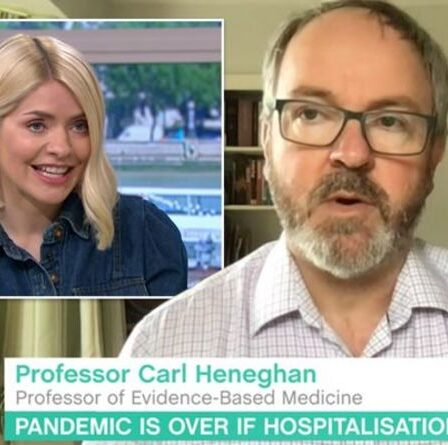 `` Pourquoi est-ce important? '' Holly Willoughby sonde son médecin pour obtenir un deuxième coup de Covid