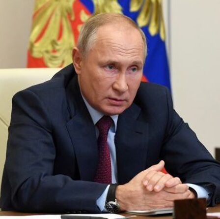 Poutine lance une menace effrayante aux ennemis étrangers - Moscou va `` se casser les dents ''