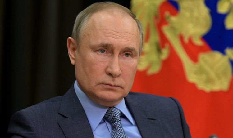 Poutine veut que les Britanniques `` s'habituent aux '' forces russes alors que le Kremlin `` trolls '' le Royaume-Uni avec des sous-marins