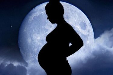Précautions de grossesse pour l'éclipse lunaire: une femme enceinte peut-elle dormir pendant une éclipse?