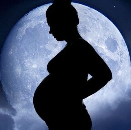 Précautions de grossesse pour l'éclipse lunaire: une femme enceinte peut-elle dormir pendant une éclipse?