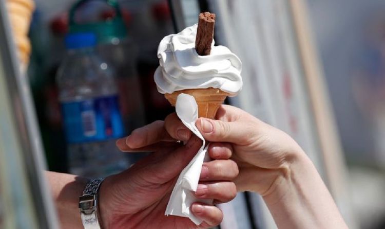 «Que diriez-vous d'un tourbillon?  Les amateurs de crème glacée font face à une pénurie de 99 flocons de Cadbury face à une demande énorme