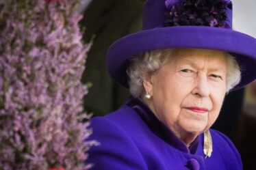 Queen heartbreak: Monarch ne rencontrera pas le nouveau bébé de Meghan et Harry `` à moins qu'ils ne viennent au Royaume-Uni ''