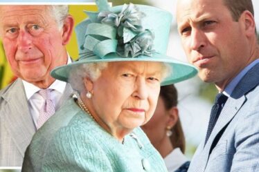 Royal SNUB: la reine, Charles et William blanchissent Harry et Meghan pour l'anniversaire de mariage