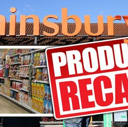 Sainsbury's rappelle de toute urgence des chips et des biscuits en raison de craintes d'allergies - `` retournez l'article ''