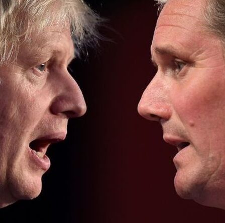 Starmer accuse le Premier ministre de `` risquer des milliards '' après que les députés ont rejeté le plaidoyer de Biden pour l'impôt sur les sociétés