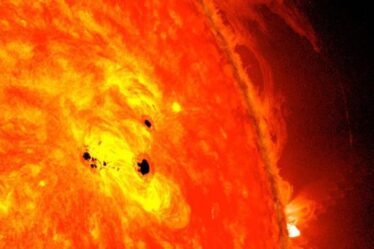 Tempête solaire: la CME `` la plus brillante et la plus rapide '' du Soleil à la Terre `` à balayage latéral ''