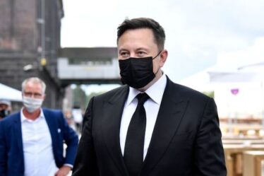 Tesla blaze: des militants d'extrême gauche revendiquent la responsabilité de l'incendie d'un site d'usine allemand