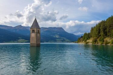 Un village perdu émerge du lac italien après plus de 70 ans sous l'eau