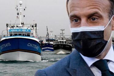 «Une règle pour eux!  Macron attaqué pour une `` brèche '' de pêche française dans les eaux de Jersey