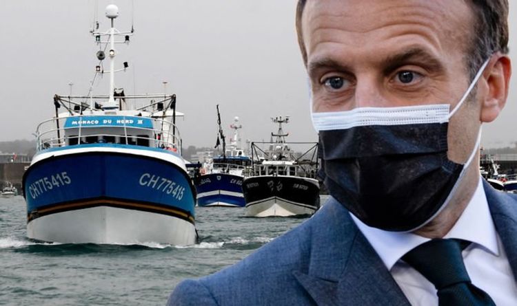 «Une règle pour eux!  Macron attaqué pour une `` brèche '' de pêche française dans les eaux de Jersey