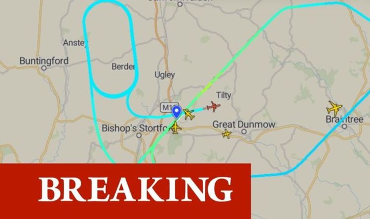 Urgence en vol Ryanair: un avion émet un `` 7700 squawk '' dans le ciel au-dessus de l'aéroport de Stansted