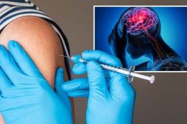 Vaccin AstraZeneca: Une femme dans la trentaine est décédée d'un accident vasculaire cérébral après la vaccination - quel est le risque?