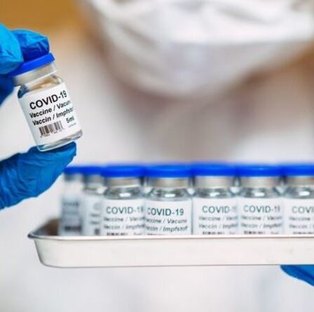 Vaccin Johnson & Johnson Covid approuvé: combien de jabs le Royaume-Uni a-t-il achetés?