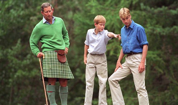 Charles, Harry et William en Écosse dans les années 90