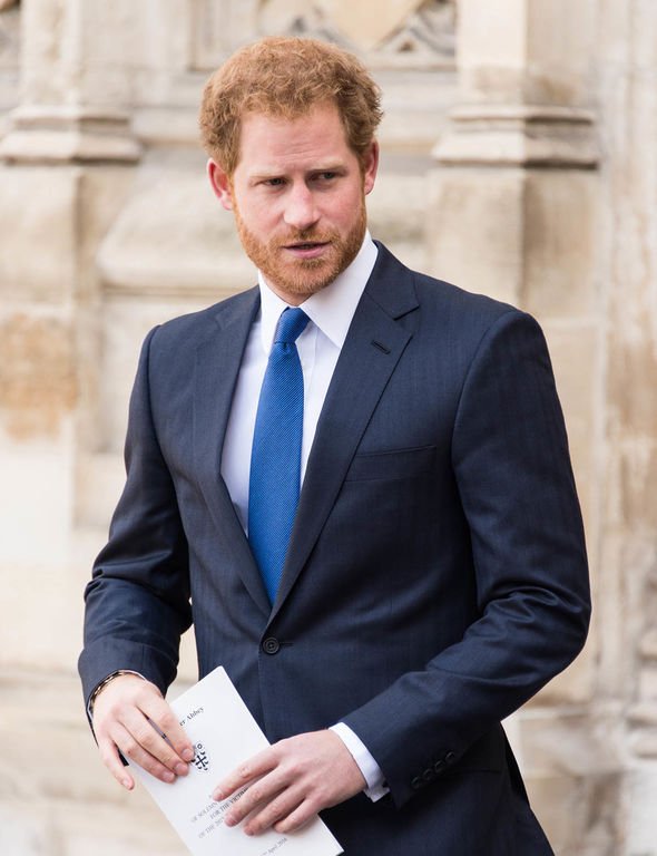 reine titres de nouvelles strip meghan markle prince harry duc duchesse sussex pétition actualités royales
