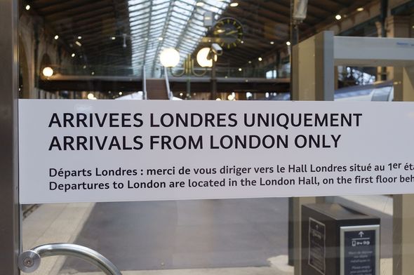Les Britanniques interdits de se rendre en France