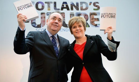 Sturgeon avec alors le chef du SNP Alex Salmond en 2014