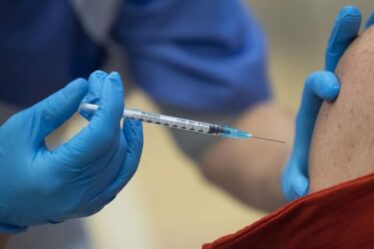 Percée du Covid !  Les vaccins ont «brisé le lien» entre virus et maladie grave