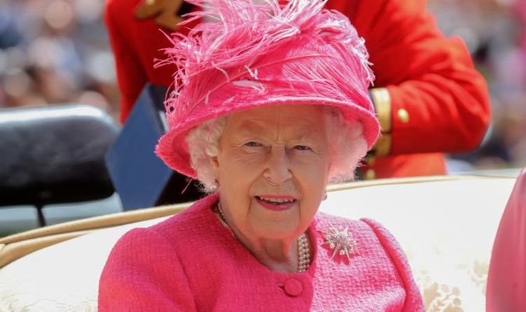 La reine a donné un « signe d'avertissement précoce » Harry et Meghan « se sont décollés » de la famille royale