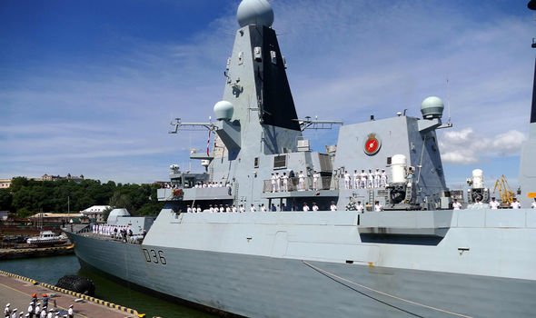 Le HMS Destroyer, le navire de guerre de la Royal Navy qui a fait les gros titres cette semaine