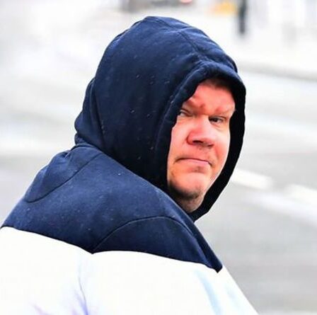 Un pédophile attaqué par des justiciers qui ont pris d'assaut sa maison pour infliger une "punition"