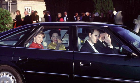 Nouvelles royales: Sophie et Edward photographiés avec feu la princesse Margaret en 1994