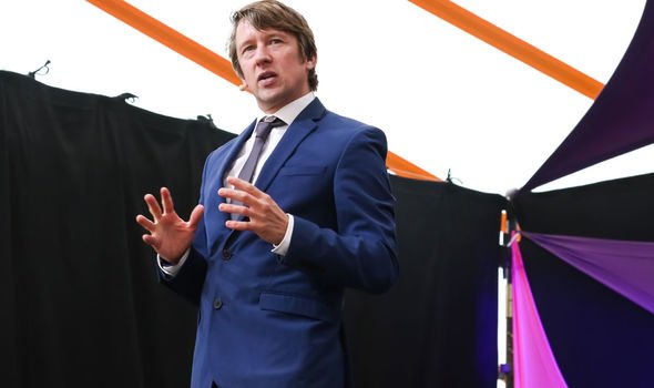 Jonathan Pie : Tom Walker joue le rôle de Pie