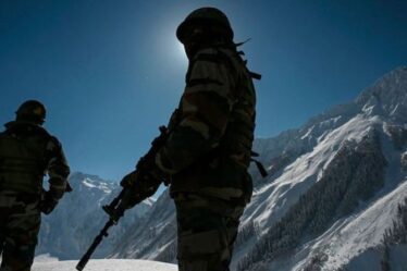 Inde vs Chine: Modi lance le défi alors que 50 000 soldats sont déployés dans l'Himalaya
