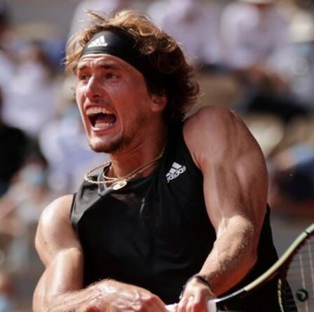 Alexander Zverev fait rage contre l'arbitre dans une diatribe grossière lors de la demi-finale de Roland-Garros