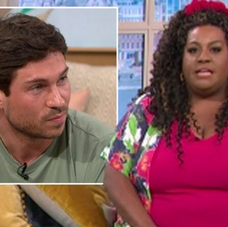 Alison Hammond fond en larmes alors qu'elle s'ouvre sur la mort de sa mère
