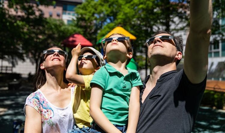 Avertissement d'éclipse solaire: les Skygazers ont parlé d'un "risque sérieux" lié à l'observation du phénomène
