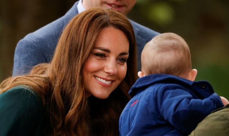 Bébé Cambridge numéro quatre!  `` Doting '' Kate et William `` n'ont pas exclu '' un autre enfant