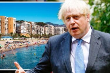 Boris Johnson en pourparlers critiques aujourd'hui - Les vacances au Royaume-Uni sont au bord du gouffre alors qu'une annonce majeure est prévue