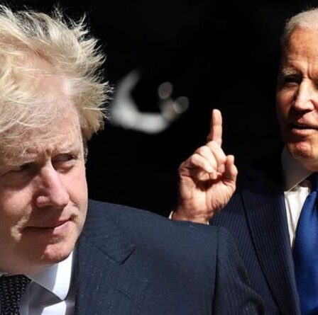 Boris est sur le point de supplier Joe Biden pour un couloir de voyage dans le but de stimuler l'économie britannique