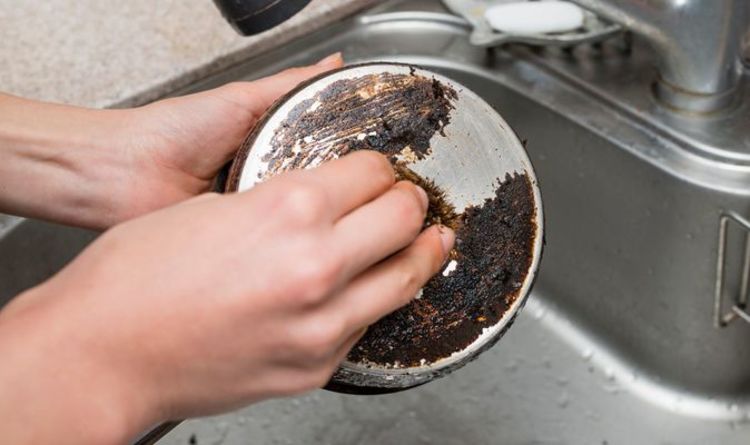 Cinq façons de nettoyer les casseroles de la cuisine - du bicarbonate de soude au Coca-Cola