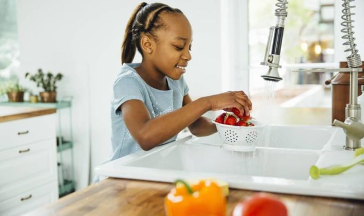 Comment laver les fruits avec du bicarbonate de soude - étapes faciles pour des fruits et légumes sans produits chimiques
