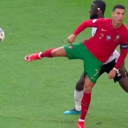 Cristiano Ronaldo rend les fans fous après avoir "mis fin à la carrière d'Antonio Rudiger" à l'Euro 2020