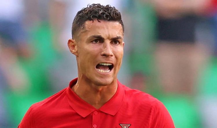 Demande de numéro de maillot de Cristiano Ronaldo après "l'offre de contrat de table" de Manchester United