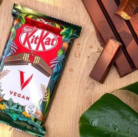 "Énorme nouvelle": un nouveau KitKat végétalien est lancé aujourd'hui dans les magasins britanniques