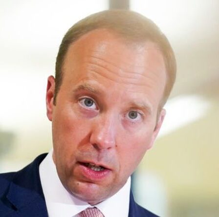 Fais le maintenant! Boris exhorté à suspendre la réouverture du 21 juin - Déclaration d'urgence publiée