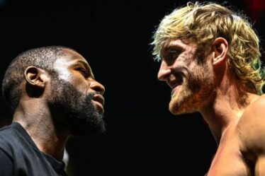 Floyd Mayweather vs Logan Paul LIVE: mises à jour alors que la légende de la boxe affronte la star de YouTube à Miami