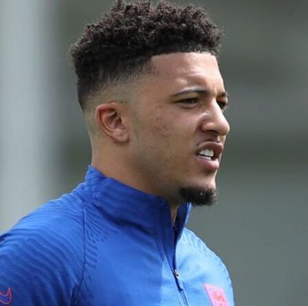 Jadon Sancho "fait une demande de numéro de maillot" à Man Utd alors que le transfert de 78 millions de livres sterling a finalement été accepté