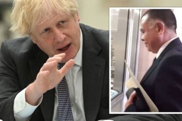 « Jamais acceptable ! »  Boris furieux après que Jonathan Van Tam ait subi d'horribles abus antivaxxer